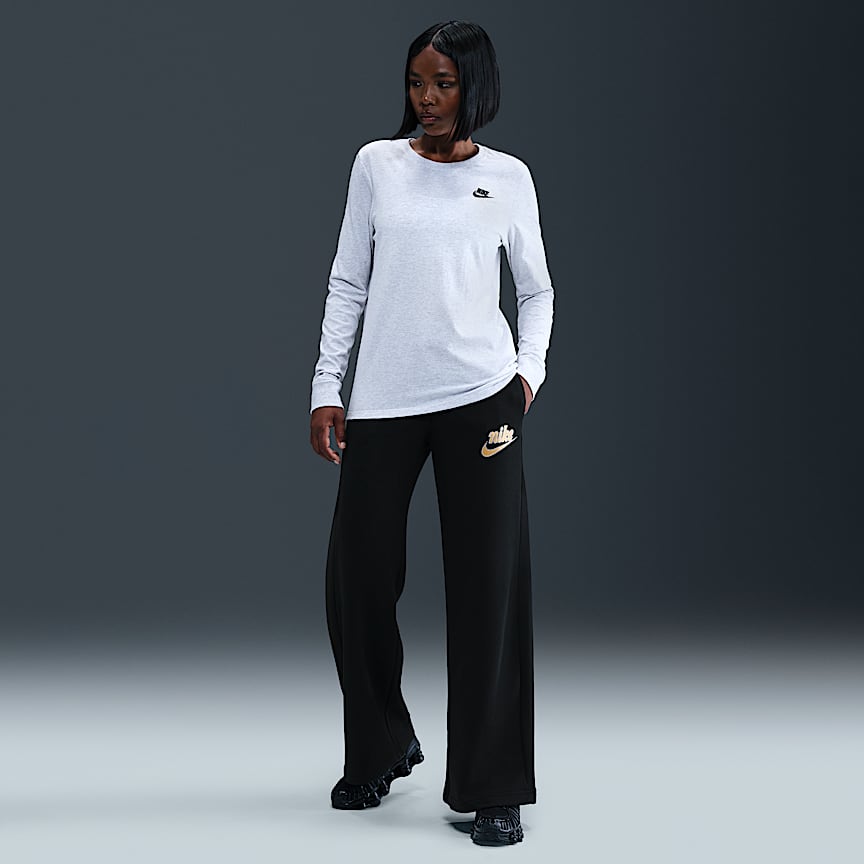 Nike Victory Women's Dri-FIT 1/4-Zip Golf Top. Nike.com
